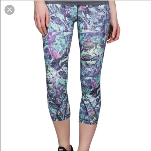 Lululemon Iridescent Multi Run Inspire Crop leggings floral size 4 running - Picture 2 of 13